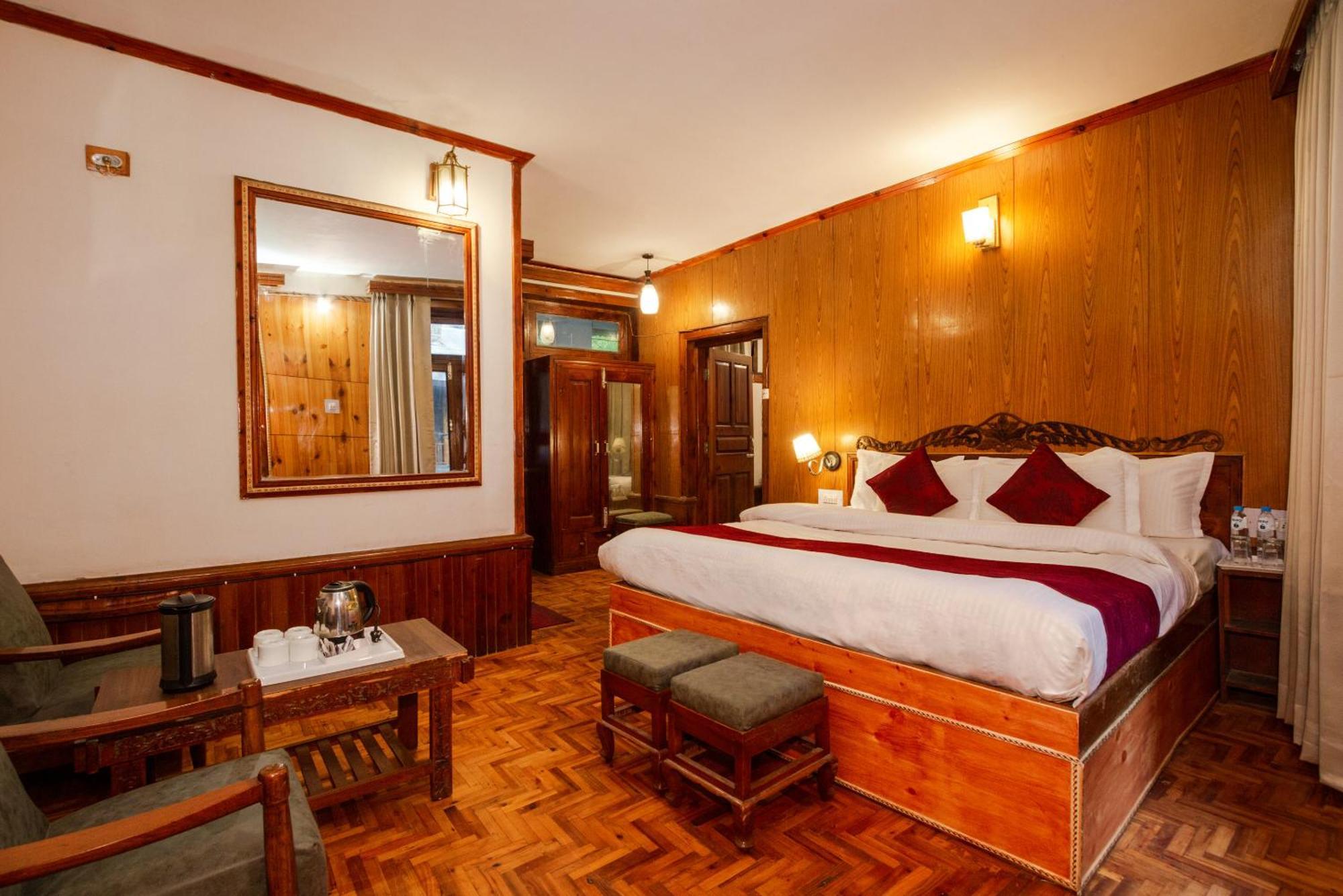 Holiday Home International -Vivaan Stays Manāli Zewnętrze zdjęcie