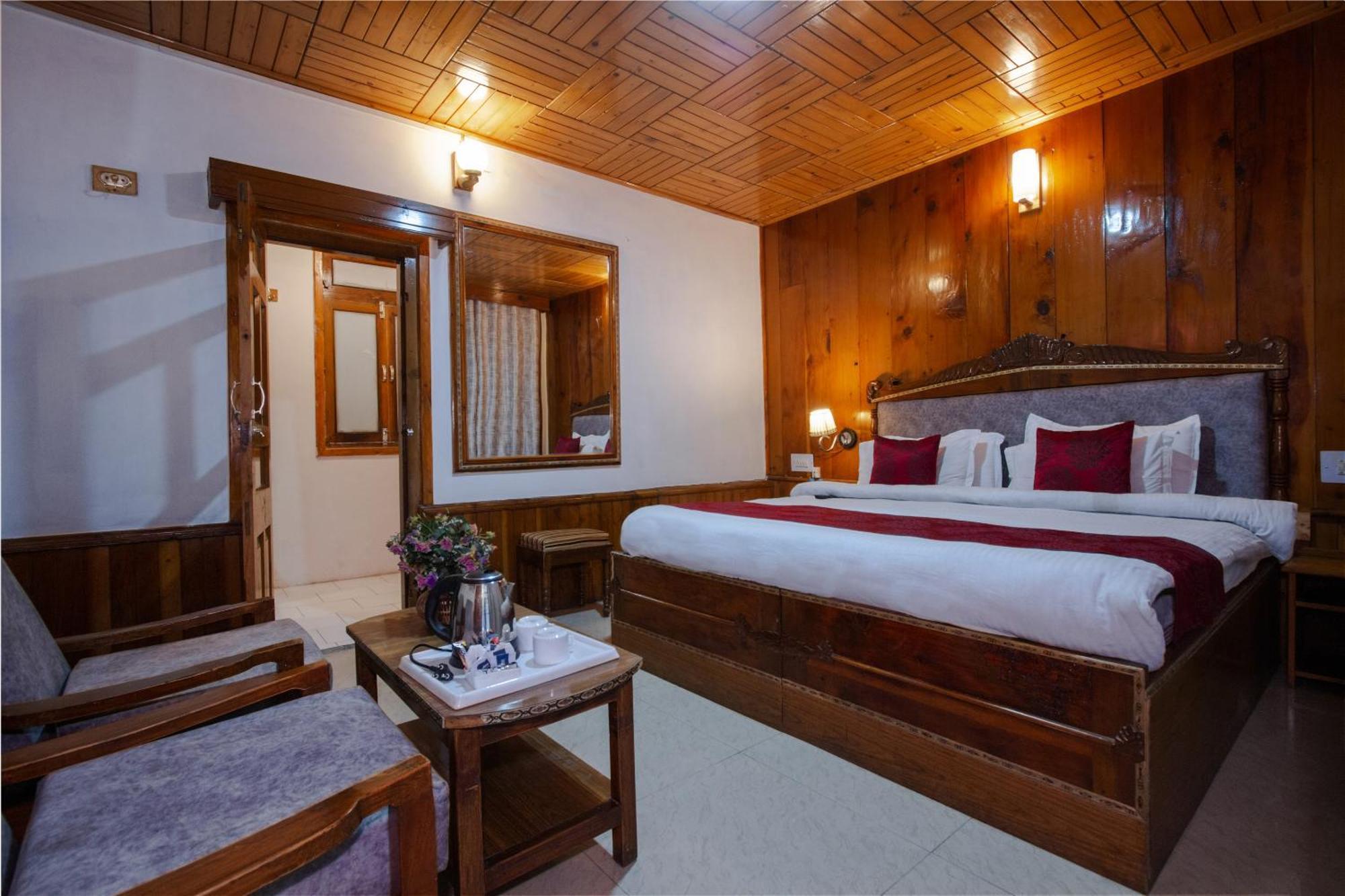 Holiday Home International -Vivaan Stays Manāli Zewnętrze zdjęcie