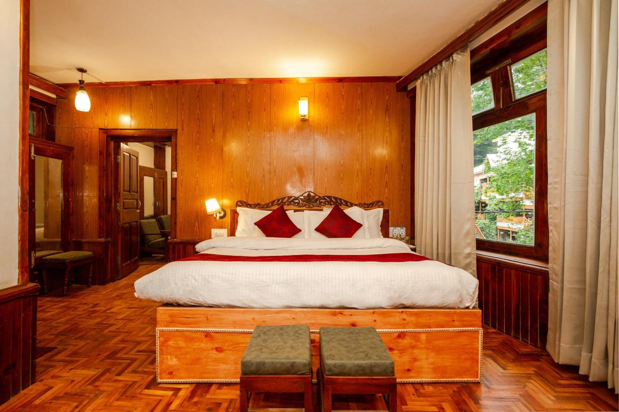 Holiday Home International -Vivaan Stays Manāli Zewnętrze zdjęcie
