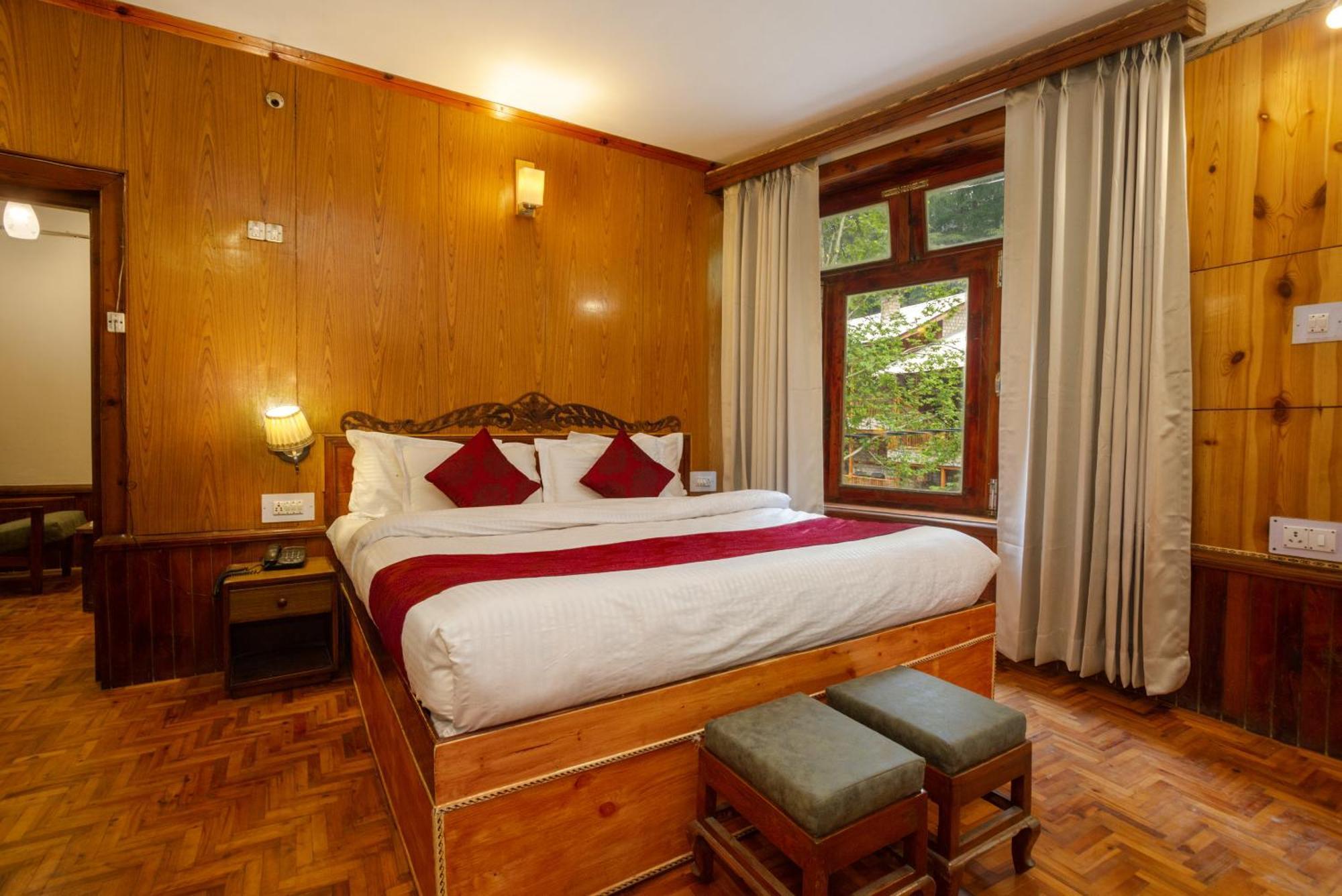 Holiday Home International -Vivaan Stays Manāli Zewnętrze zdjęcie
