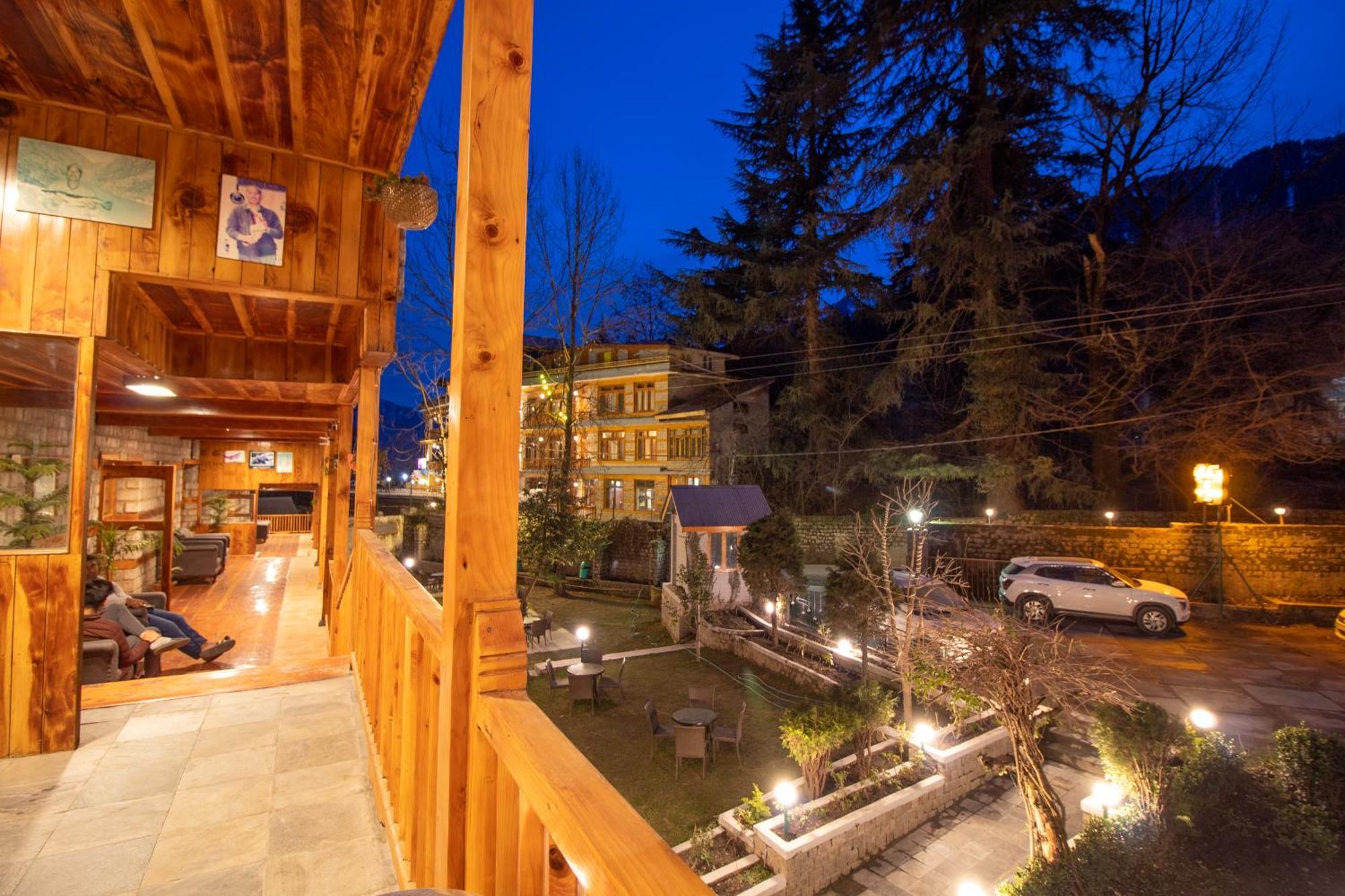 Holiday Home International -Vivaan Stays Manāli Zewnętrze zdjęcie